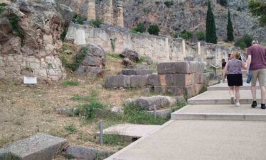 Delphi & Meteora 2 Days - Tour #8A