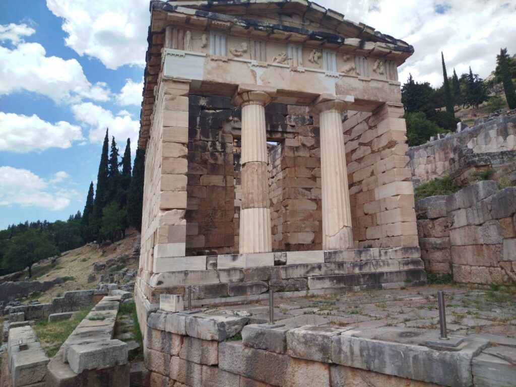 Delphi & Meteora 2 Days - Tour #8A