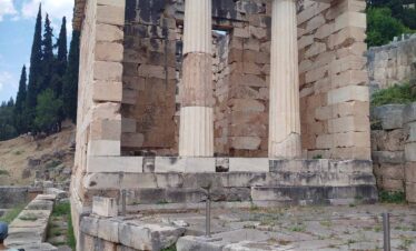 Delphi & Meteora 2 Days - Tour #8A