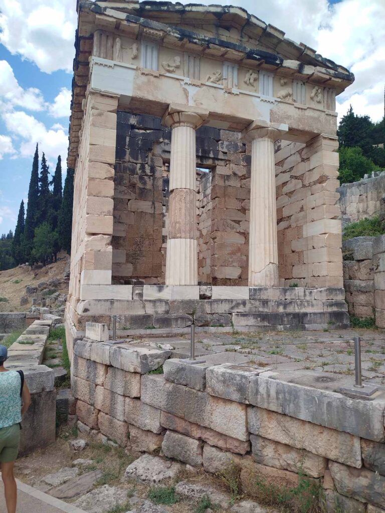 Delphi & Meteora 2 Days - Tour #8A