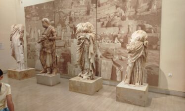 Delphi & Meteora 2 Days - Tour #8A